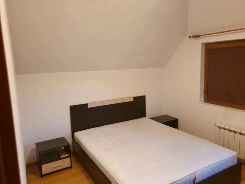 Издаје се  2 спаваће собе Софија , Карпузица , 130 м2 | 75450054 - слика [3]