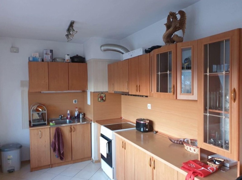 Издаје се  2 спаваће собе Софија , Карпузица , 130 м2 | 75450054 - слика [2]