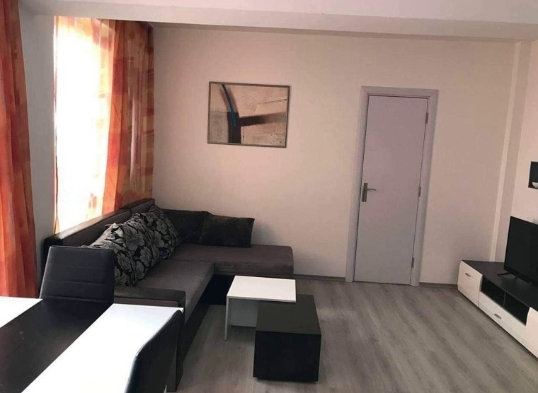 Издаје се  1 спаваћа соба Софија , Красно село , 60 м2 | 74750630