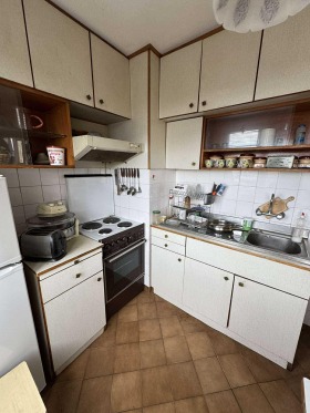 1 quarto Gagarin, Plovdiv