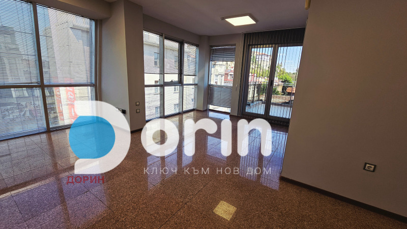 For Rent  Office Plovdiv , Tsentar , 58 sq.m | 93024893