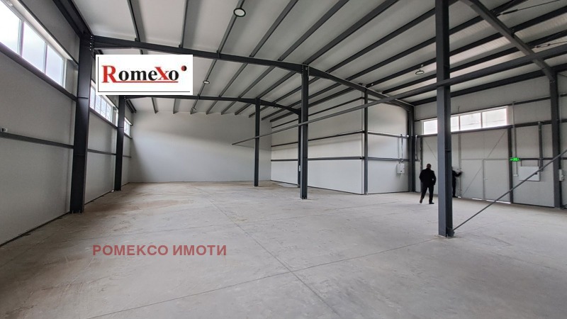 K pronájmu  Úložný prostor Plovdiv , Industrialna zona - Jug , 405 m2 | 55295426 - obraz [3]