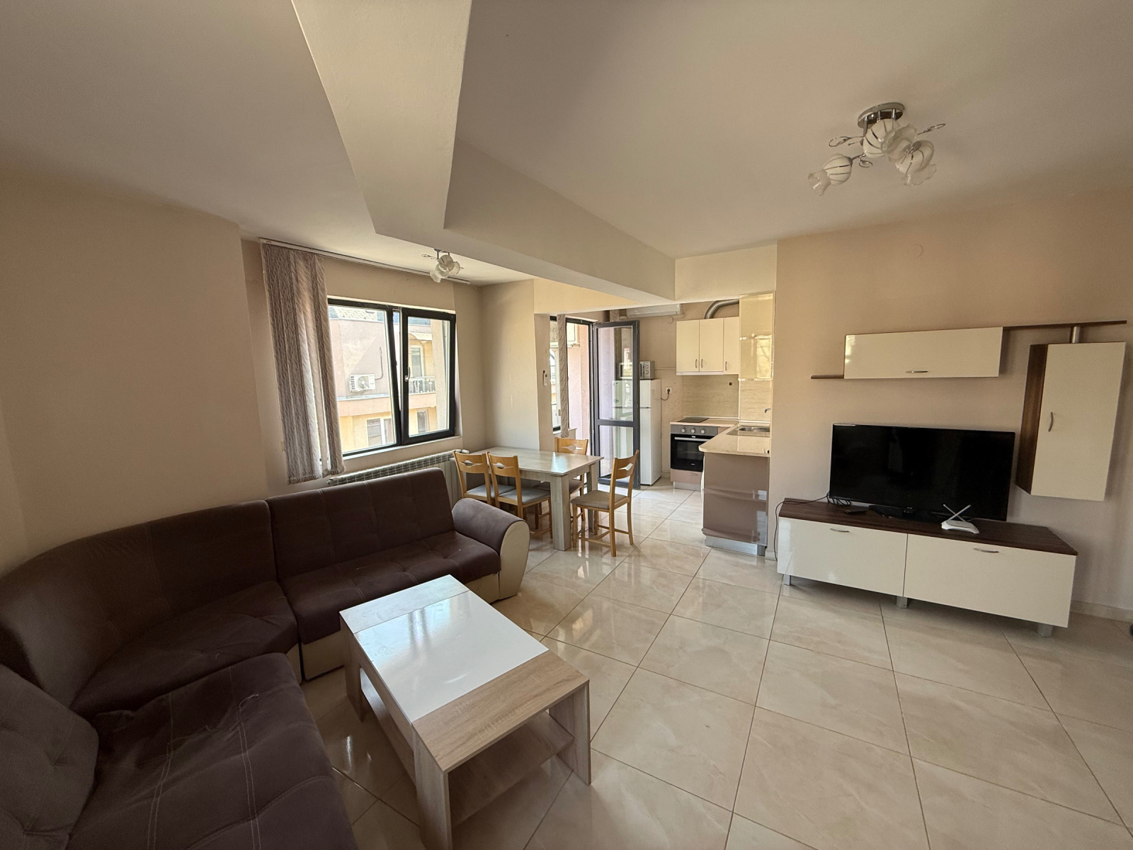 Дава под наем 3-СТАЕН, гр. Плевен, Широк център, снимка 2 - Апартаменти - 53985903