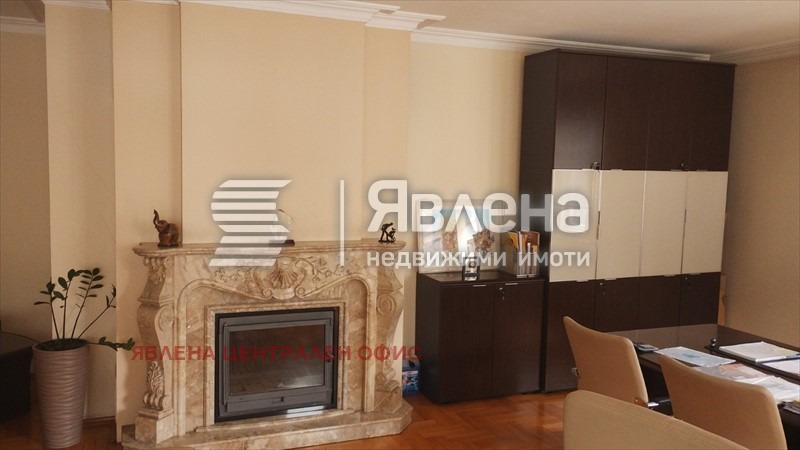 Дава под наем МНОГОСТАЕН, гр. София, Център