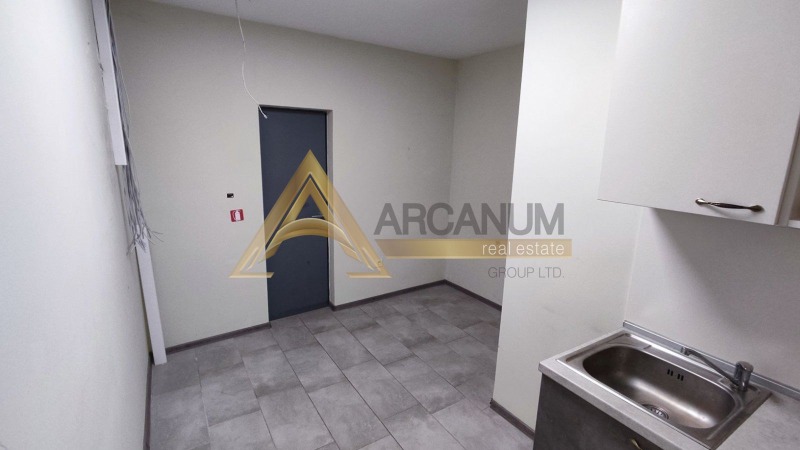 Дава под наем МАГАЗИН, гр. Варна, Автогара, снимка 5 - Магазини - 52381556