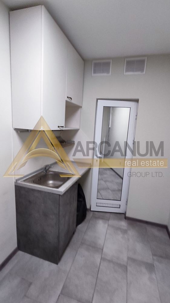 Дава под наем МАГАЗИН, гр. Варна, Автогара, снимка 11 - Магазини - 52381556