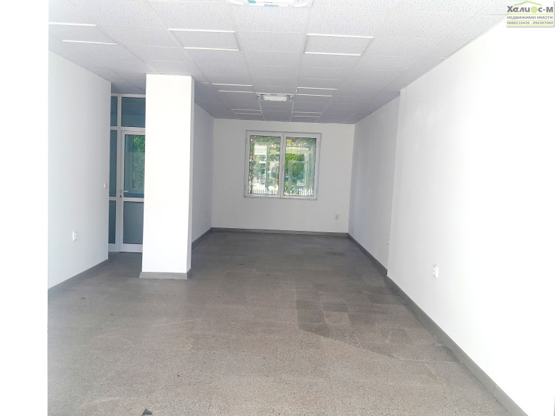 Дава под Наем МАГАЗИН в град Монтана, Идеален център - 69 кв.м / 1 560 € » 3 051.09 лв., ХЕЛИОС-М