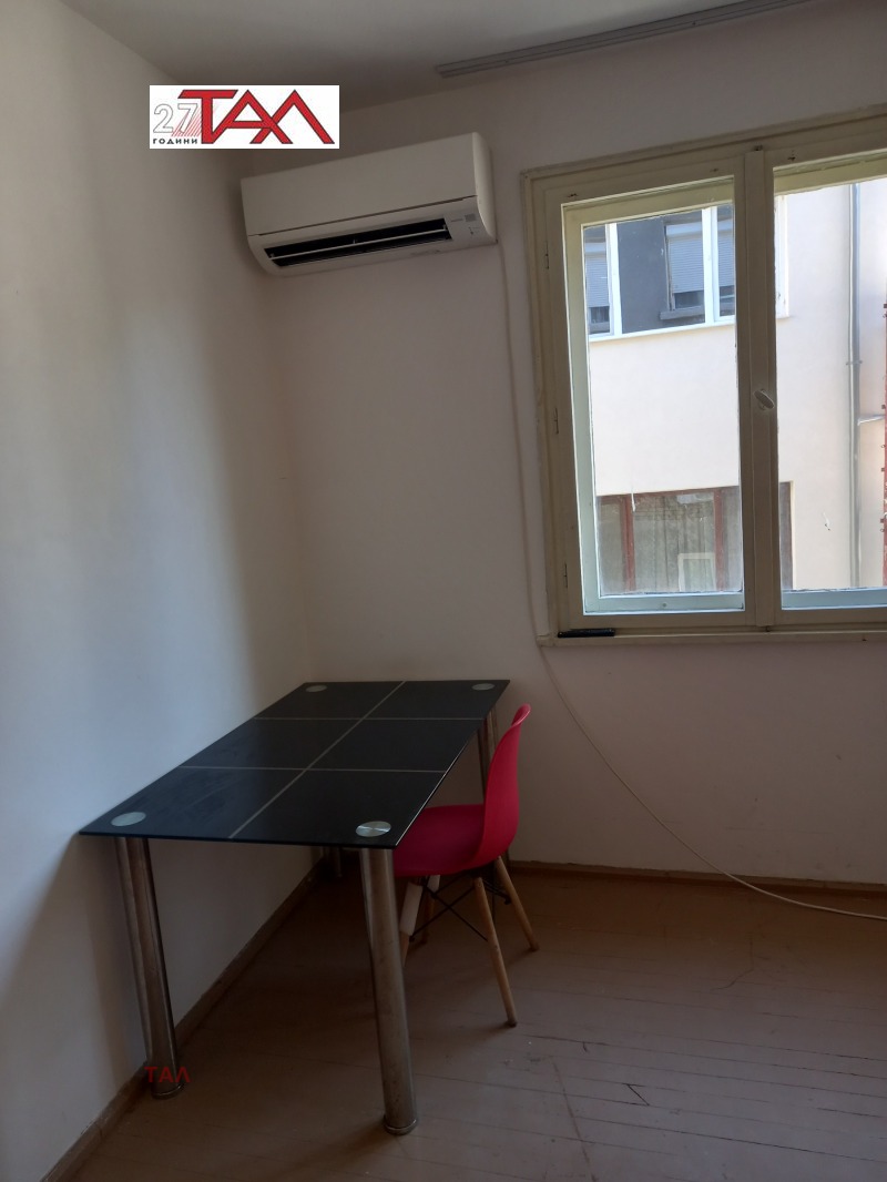 Zu vermieten  2 Schlafzimmer Plowdiw , Starijat grad , 100 qm | 42307609 - Bild [11]