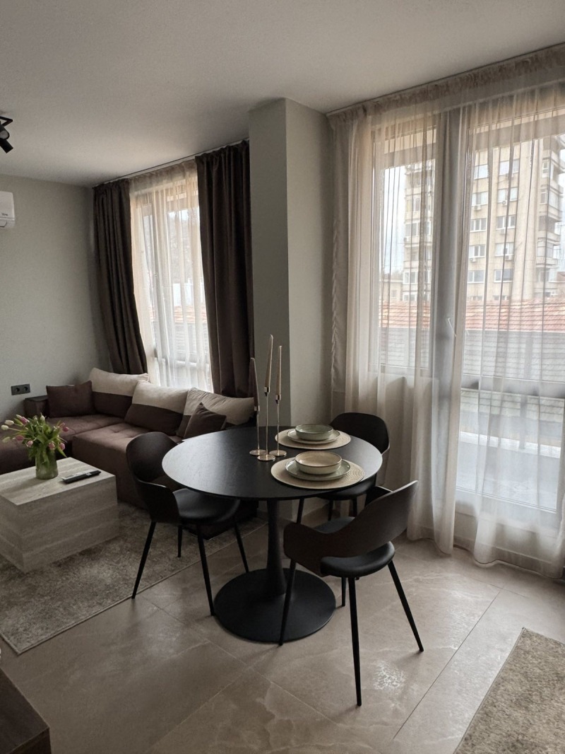 Дава под наем 3-СТАЕН, гр. Пловдив, Младежки Хълм, снимка 2 - Апартаменти - 53567773