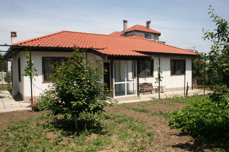 Дава под наем КЪЩА, с. Кичево, област Варна