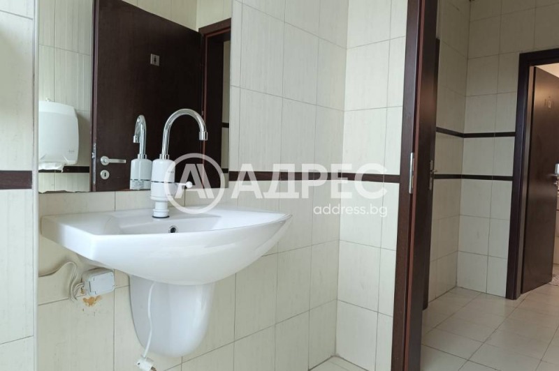 Te huur  Kantoor Sofia , Tsentar , 236 m² | 94055658 - afbeelding [16]