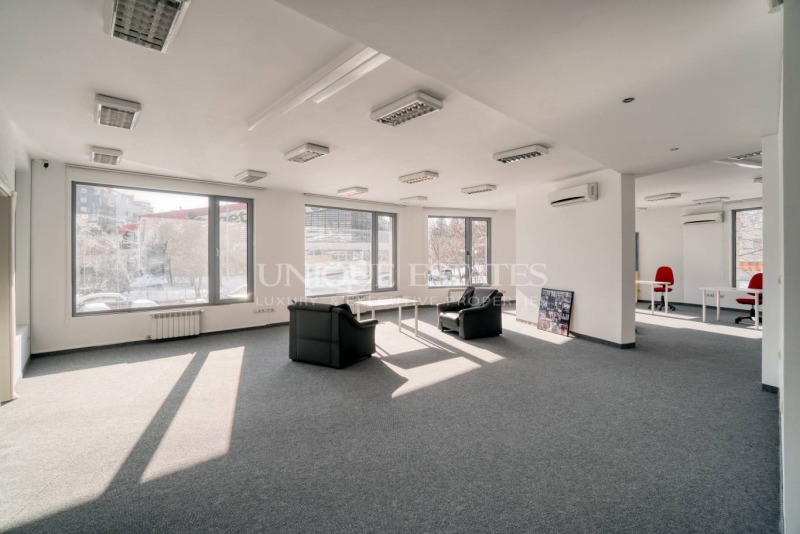 A louer  Bureau Sofia , Stoudentski grad , 300 m² | 36030365 - image [2]