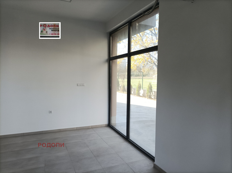 Дава под наем МАГАЗИН, гр. Пловдив, Тракия, снимка 2 - Магазини - 52398307