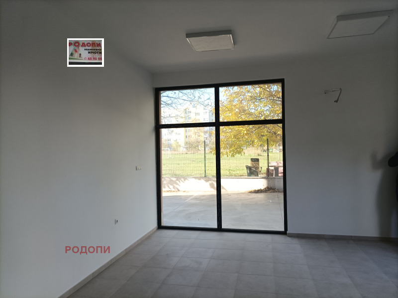 Дава под наем МАГАЗИН, гр. Пловдив, Тракия, снимка 4 - Магазини - 52398307