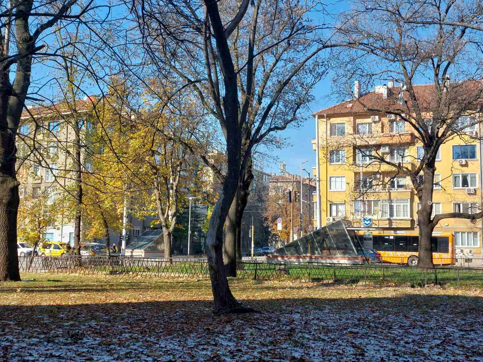 Дава под наем ГАРАЖ, ПАРКОМЯСТО, гр. София, Център, снимка 6 - Гаражи и паркоместа - 54306390