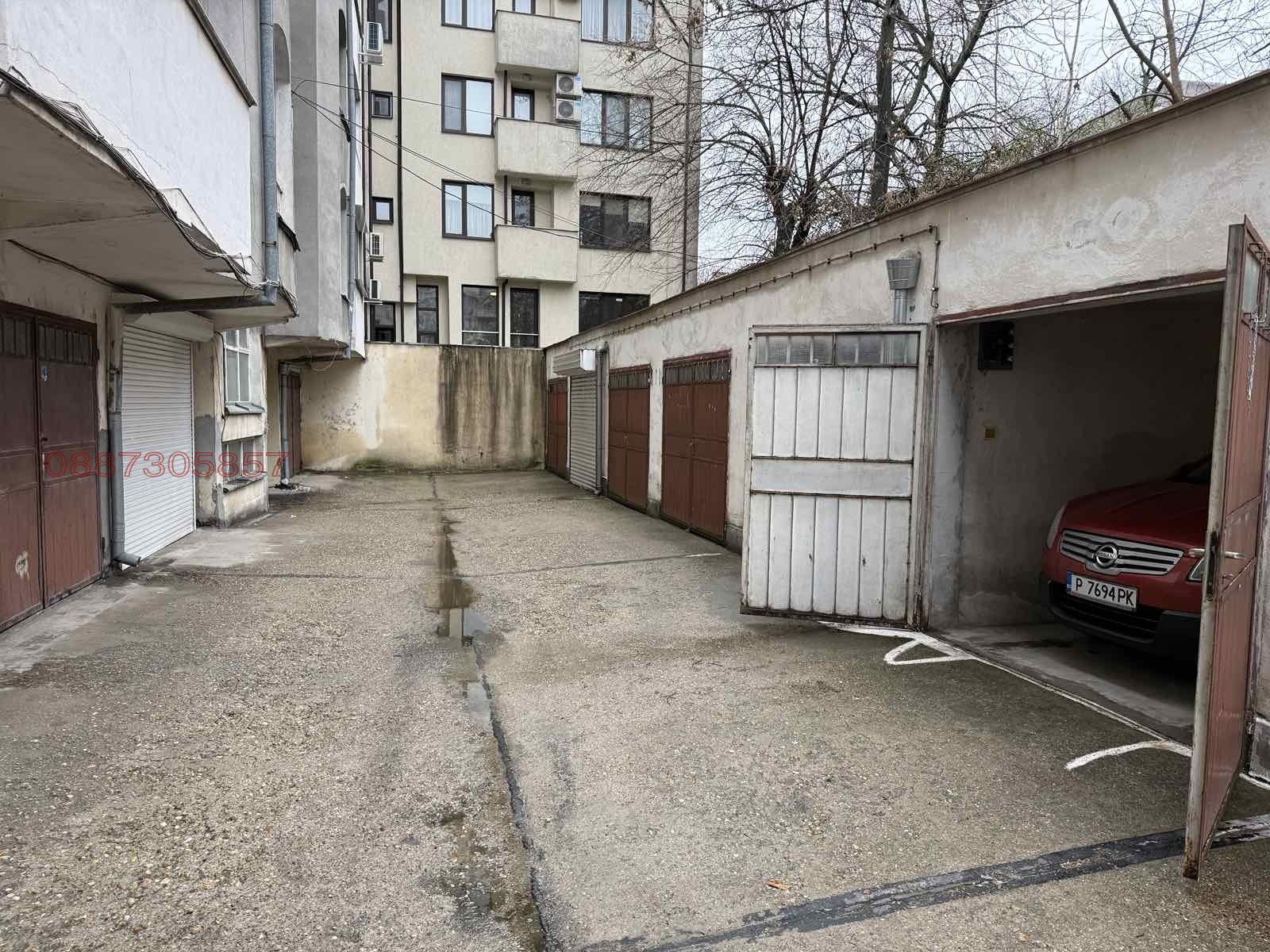 Дава под наем ГАРАЖ, ПАРКОМЯСТО, гр. Русе, Ялта, снимка 2 - Гаражи и паркоместа - 54024061