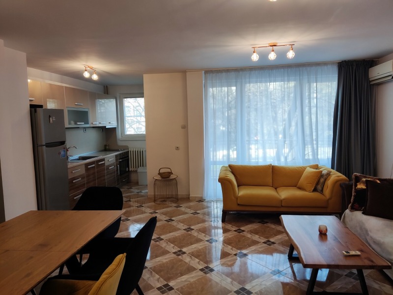 En renta  2 dormitorios Plovdiv , Tsentar , 120 metros cuadrados | 58606732 - imagen [5]