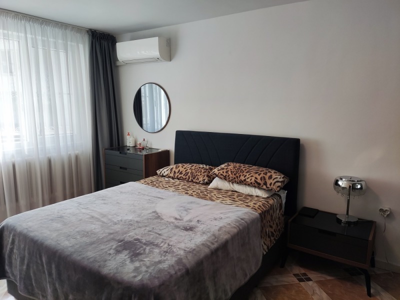 En renta  2 dormitorios Plovdiv , Tsentar , 120 metros cuadrados | 58606732 - imagen [13]