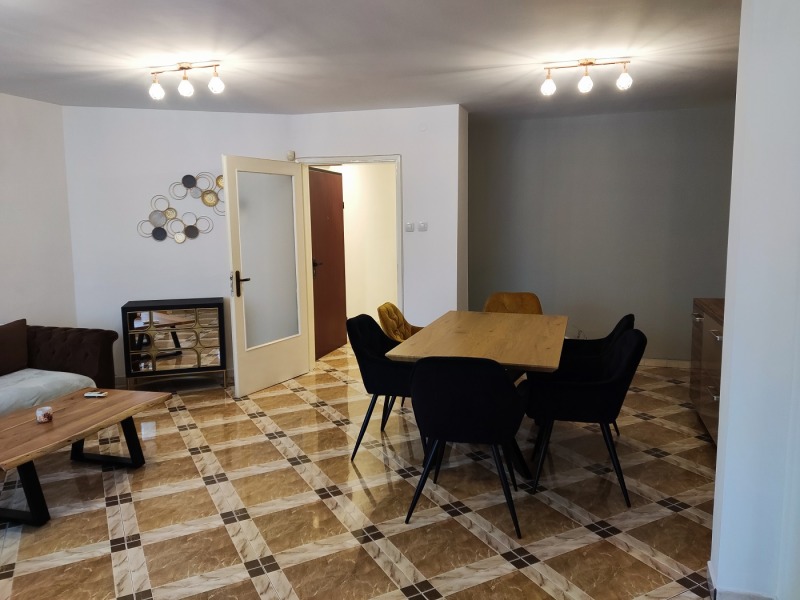 En renta  2 dormitorios Plovdiv , Tsentar , 120 metros cuadrados | 58606732 - imagen [7]