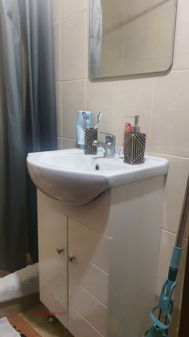 Дава под наем КЪЩА, гр. Плевен, м-т Стражата, снимка 6 - Къщи - 52721125