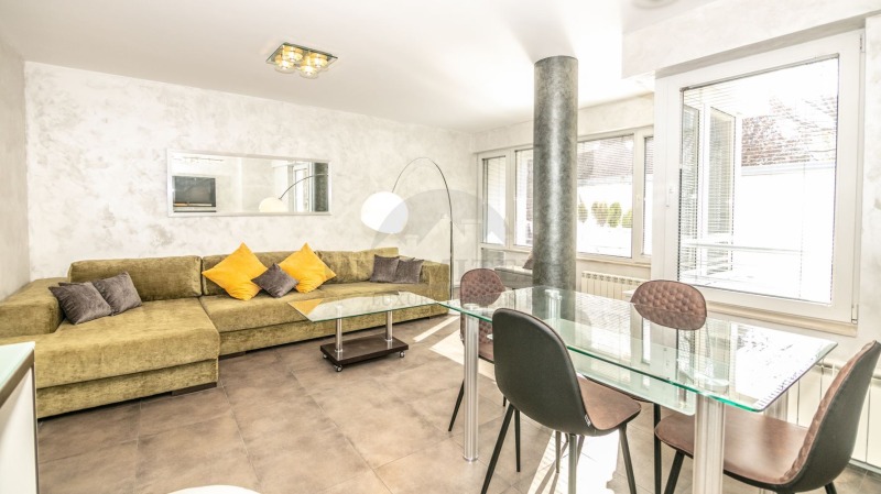 Издаје се  1 спаваћа соба Софија , Центар , 70 м2 | 84605780 - слика [2]