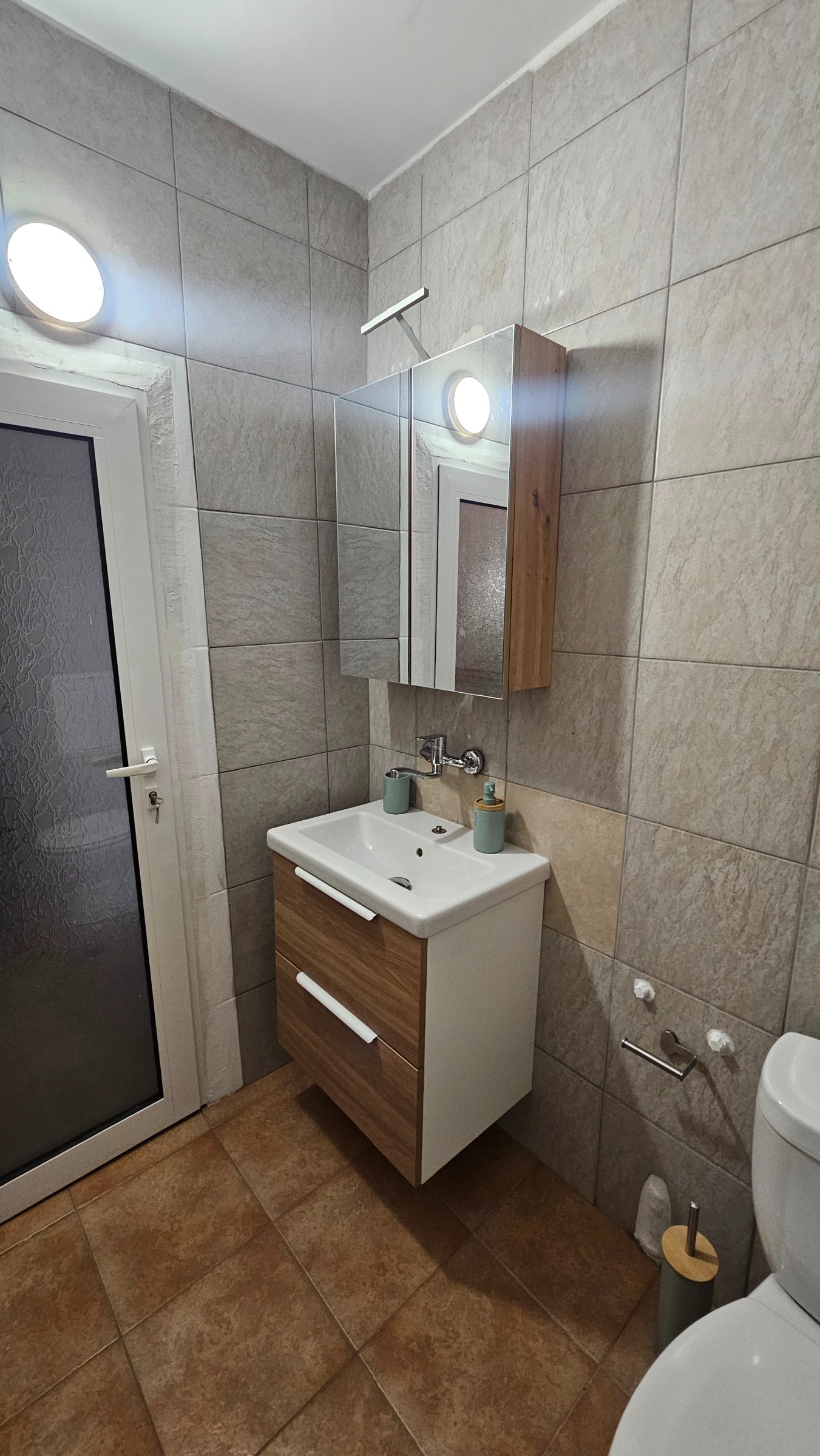 Дава под наем 2-СТАЕН, гр. София, Света Троица, снимка 8 - Апартаменти - 54030639