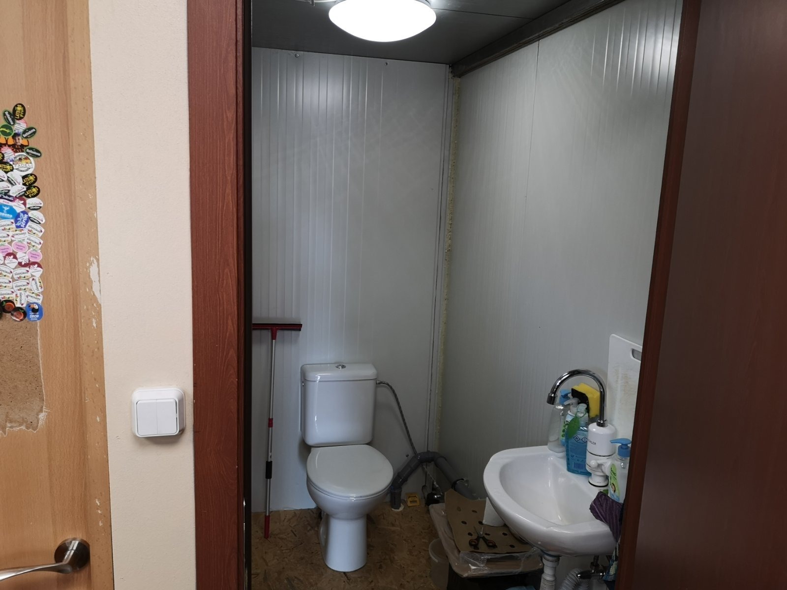 Дава под наем МАГАЗИН, гр. София, Връбница 1, снимка 11 - Магазини - 54328212