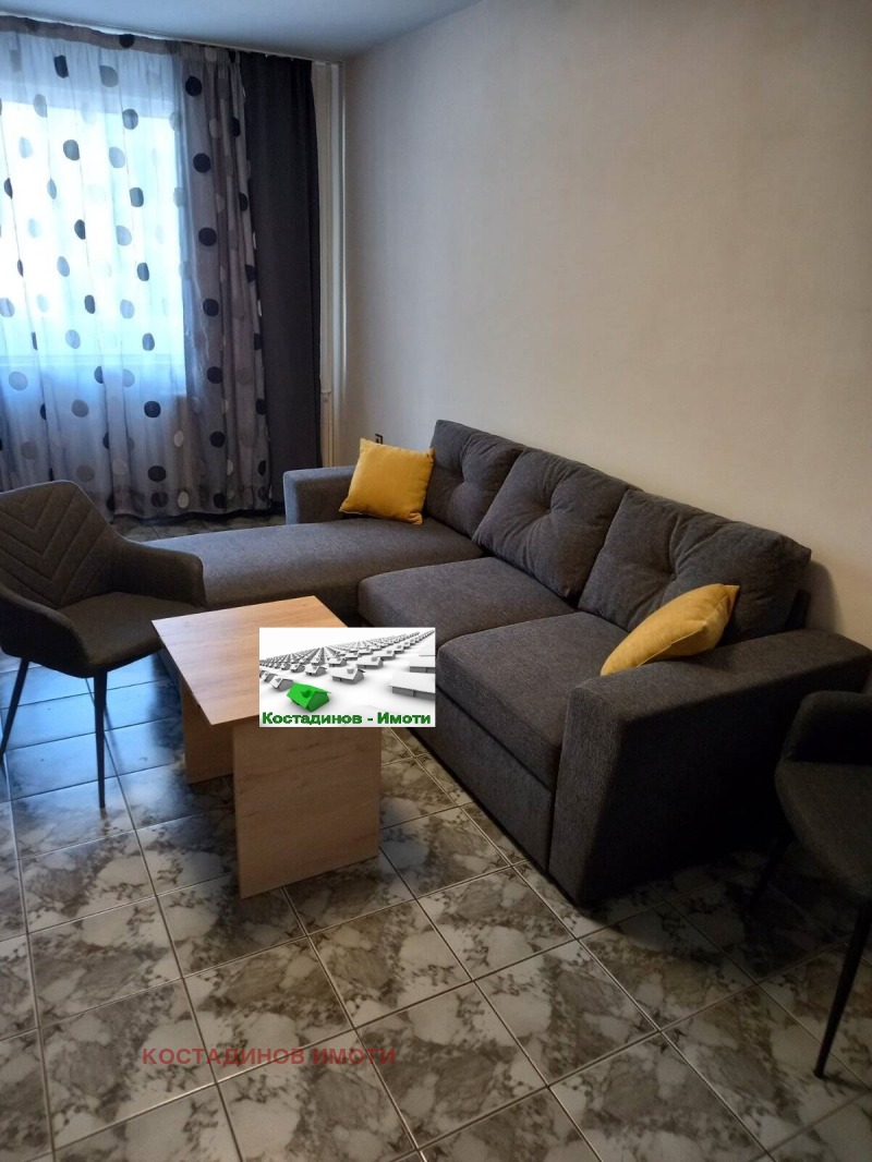 Zu vermieten  1 Schlafzimmer Plowdiw , Mladeschki Halm , 80 qm | 83017608