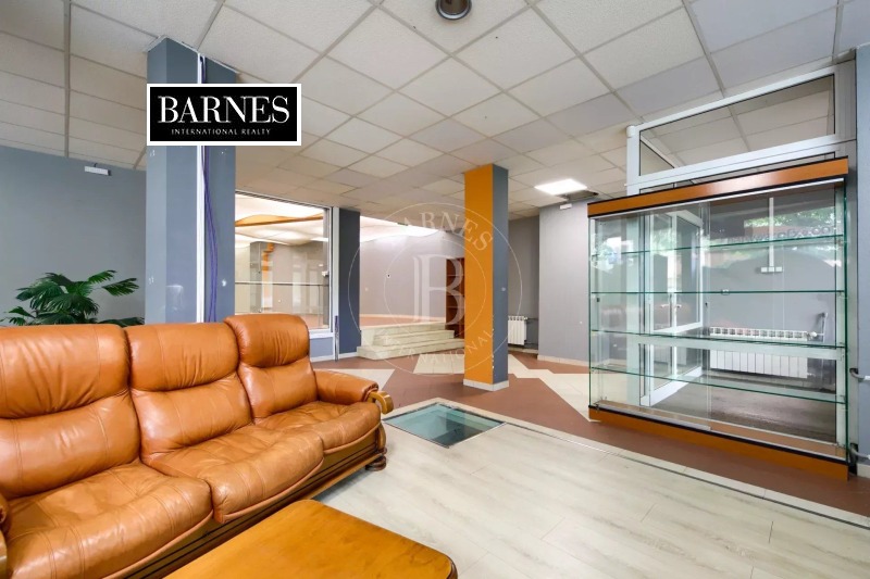 Til leje  Kontor Sofia , Strelbishte , 556 kvm | 89585398