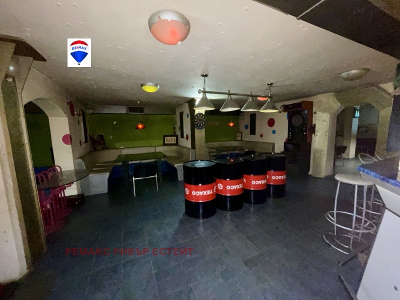 Дава под Наем ЗАВЕДЕНИЕ в град Русе, Широк център - 320 кв.м / 1 022.58 € » 2 000 лв., РЕМАКС РИВЪР ЕСТЕЙТ