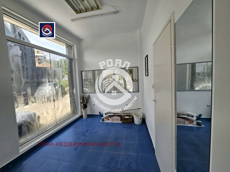 Дава под наем МАГАЗИН, гр. Пловдив, Център, снимка 2 - Магазини - 53080194