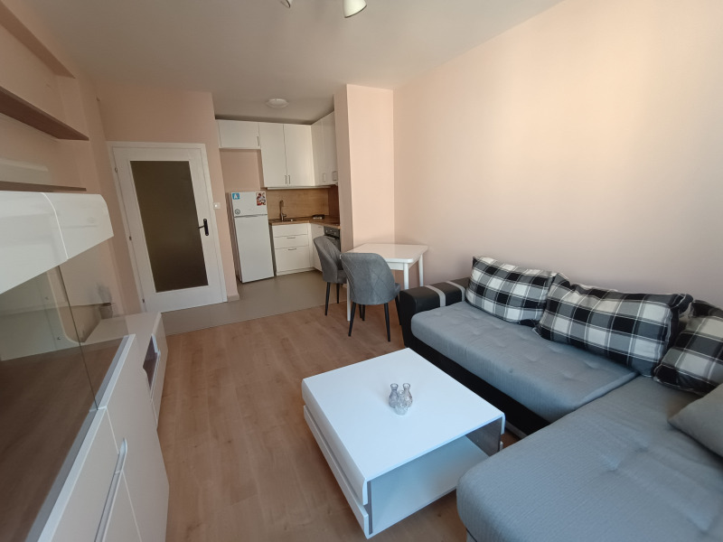 Vuokrattavana  1 makuuhuone Sofia , Darvenitsa , 70 neliömetriä | 61398015 - kuva [3]
