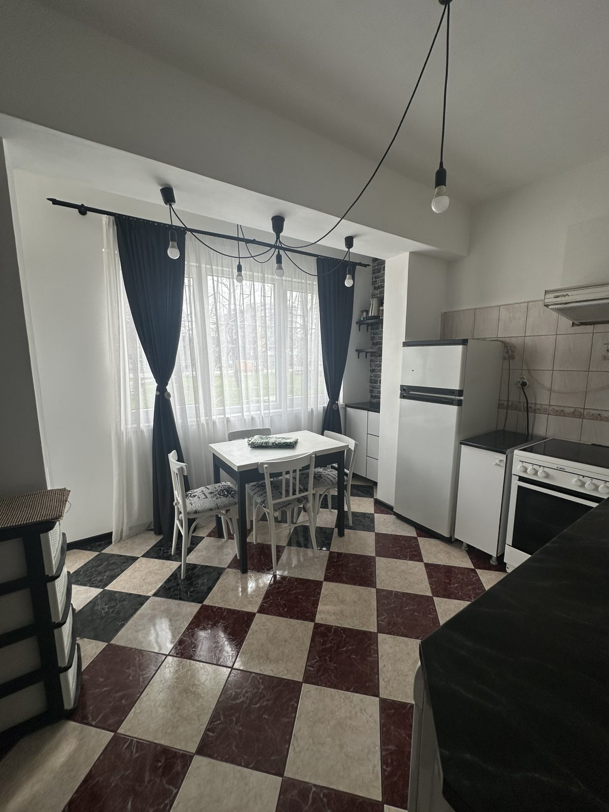 Дава под наем 2-СТАЕН, гр. Пловдив, Каменица 1, снимка 2 - Апартаменти - 53943618