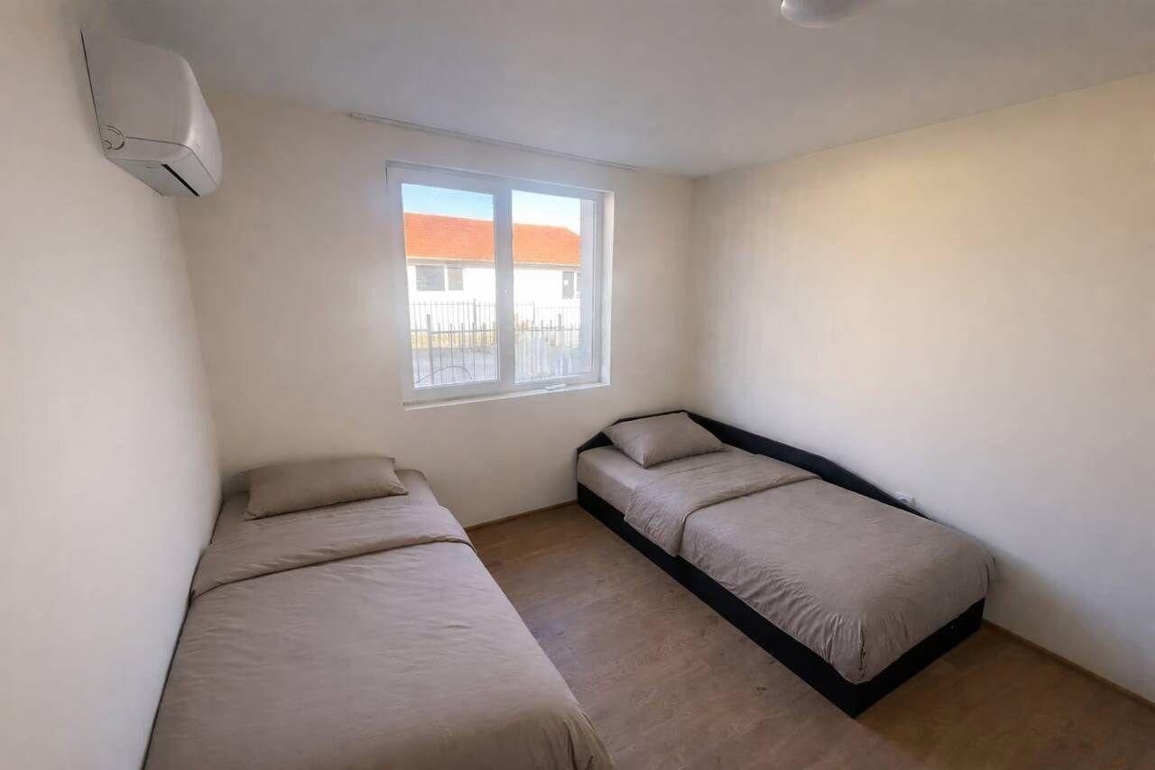 Дава под наем КЪЩА, гр. Каблешково, област Бургас, снимка 3 - Къщи - 53968073