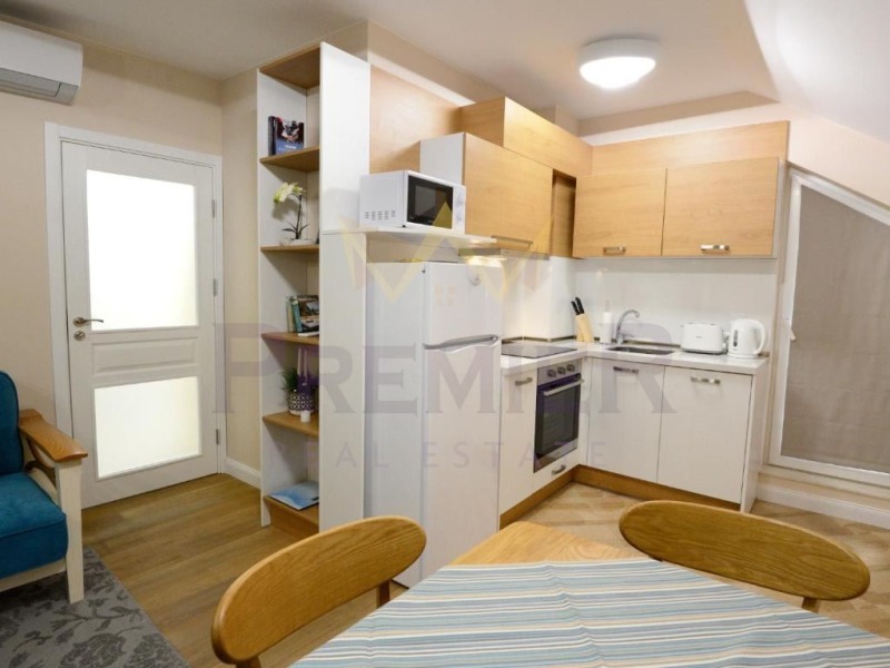 Дава под Наем 4-СТАЕН в град Варна, Център - 100 кв.м / 1 500 € » 2 933.75 лв., ИМОТИ ПРЕМИЕР- ВАРНА