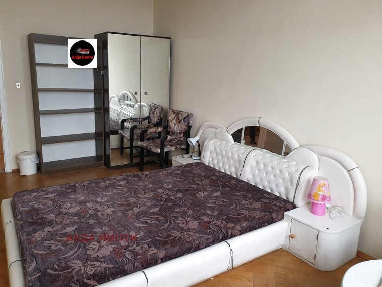 A louer  3 chambres Sofia , Geo Milev , 140 m² | 45976912 - image [8]