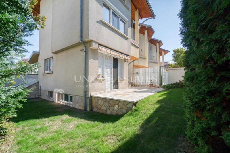 Дава под наем  Къща град София , Кръстова вада , 292 кв.м | 28251335 - изображение [12]