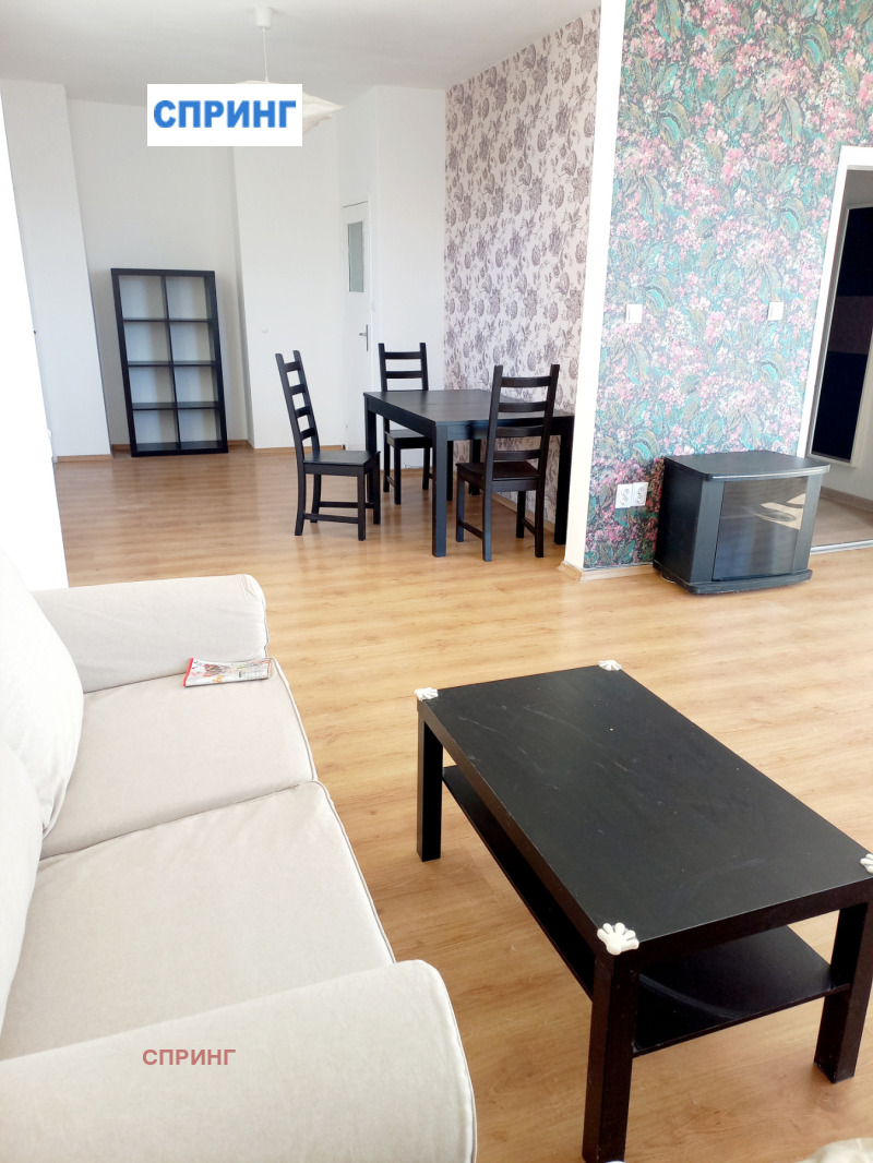 Дава под наем 3-СТАЕН, гр. София, Хладилника