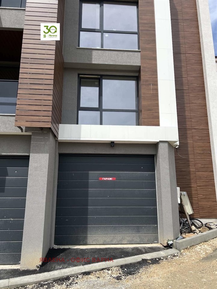 Дава под наем ГАРАЖ, ПАРКОМЯСТО, гр. Варна, Левски 2