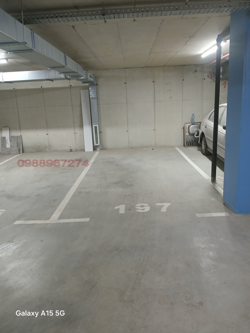 Дава под Наем ПАРКОМЯСТО в град Варна, Победа - 15 кв.м / 70 € » 136.91 лв.
