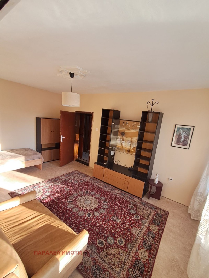 Zu vermieten  1 Schlafzimmer Plowdiw , Zentar , 63 qm | 87336181