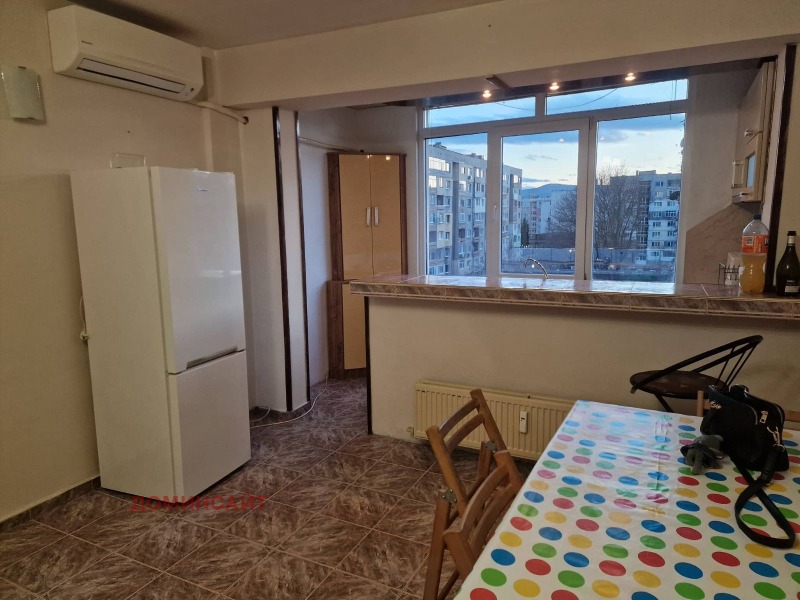 Дава под наем 3-СТАЕН, гр. Перник, Изток, снимка 2 - Апартаменти - 52690795