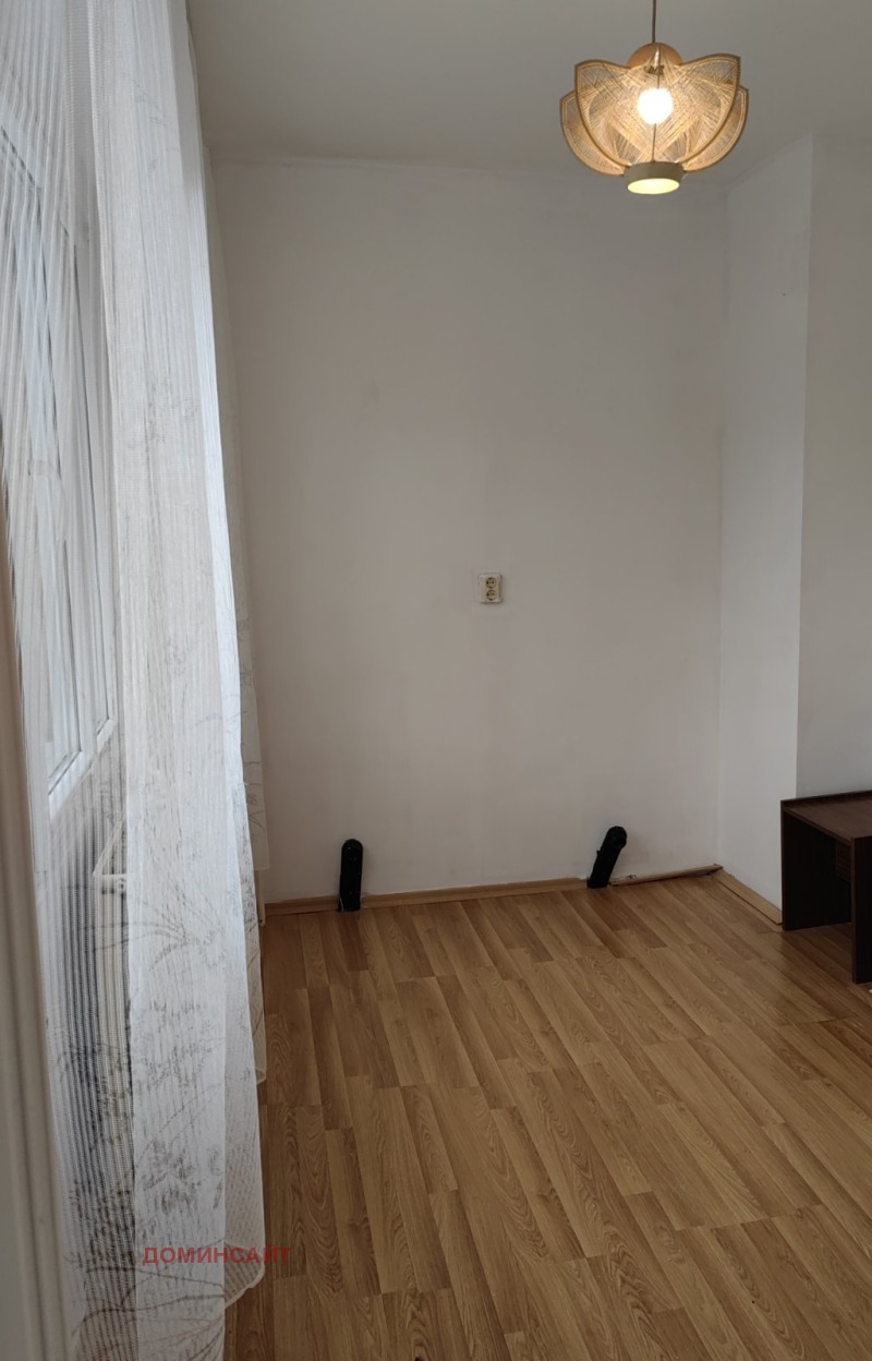 Дава под наем 3-СТАЕН, гр. Перник, Изток, снимка 10 - Апартаменти - 52690795