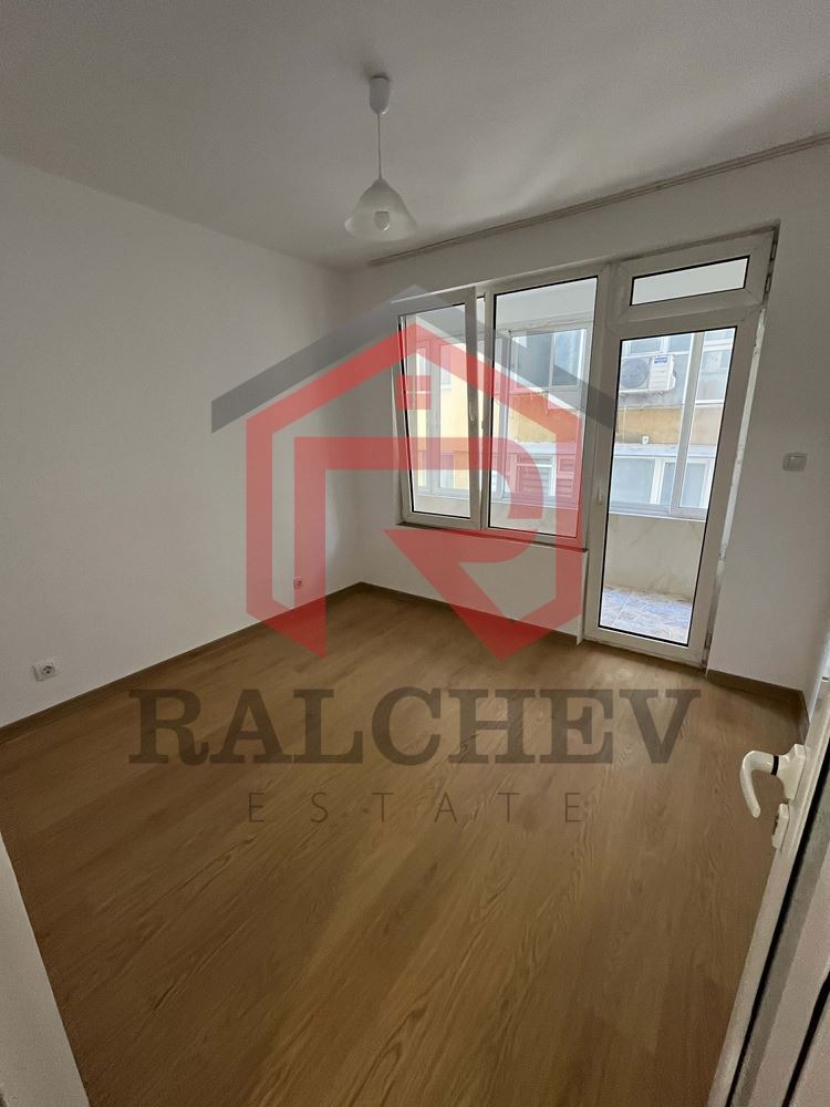 Дава под наем ОФИС, гр. Варна, Спортна зала, снимка 10 - Офиси - 53834682