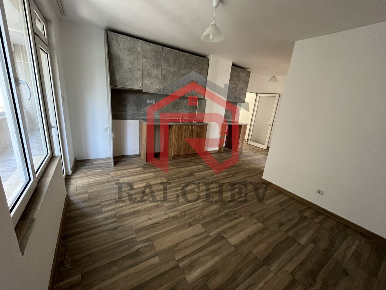 Дава под наем ОФИС, гр. Варна, Спортна зала, снимка 2 - Офиси - 53834682