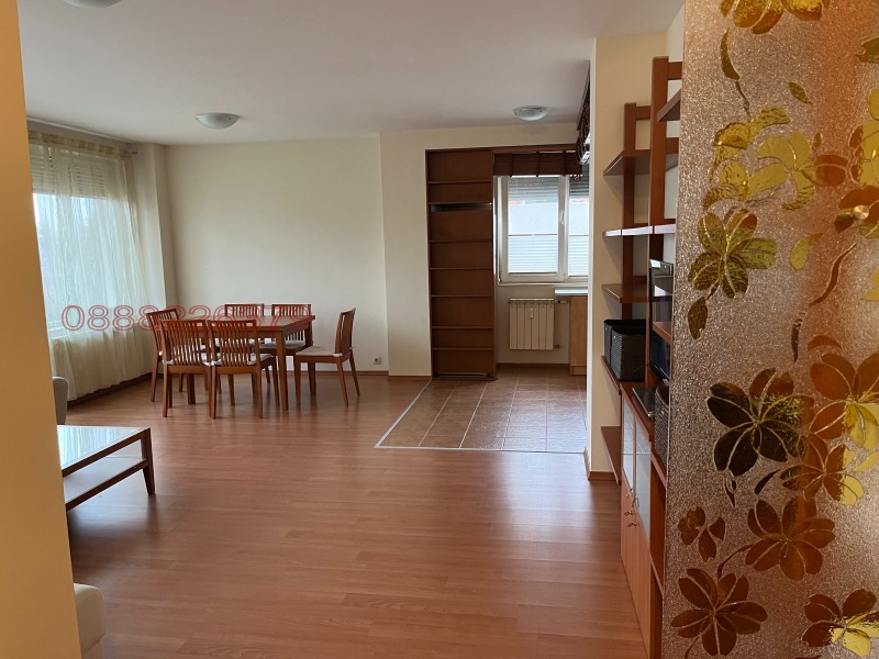 Дава под наем 3-СТАЕН, гр. София, Гоце Делчев, снимка 2 - Апартаменти - 53429635