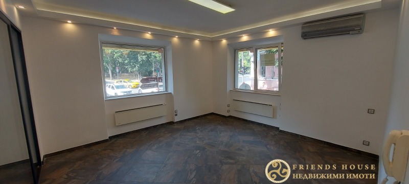 Издаје се  Канцеларија Варна , Центар , 50 м2 | 11781578 - слика [12]