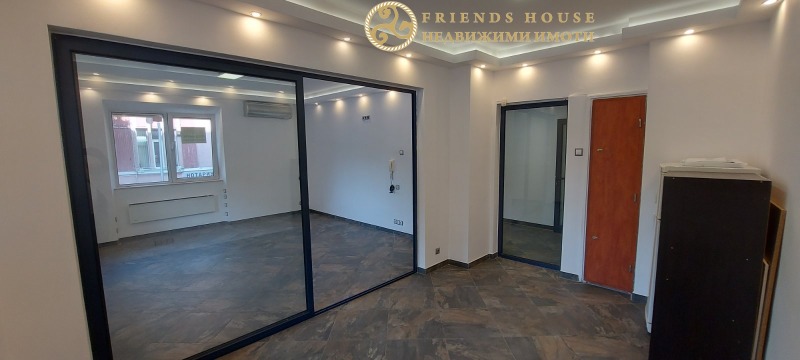 Издаје се  Канцеларија Варна , Центар , 50 м2 | 11781578 - слика [15]