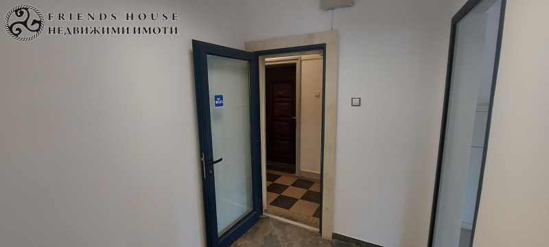 Издаје се  Канцеларија Варна , Центар , 50 м2 | 11781578 - слика [8]