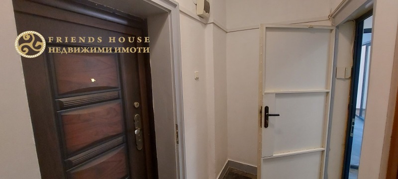 Издаје се  Канцеларија Варна , Центар , 50 м2 | 11781578 - слика [5]